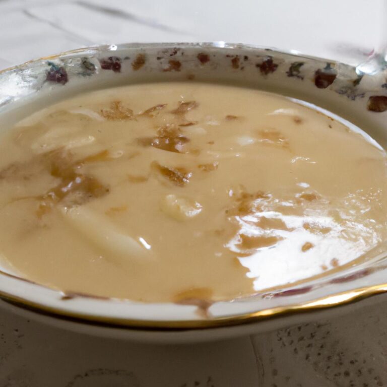 Polévka z cibule a sýra