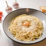 Domácí spaghetti carbonara podle Itálie